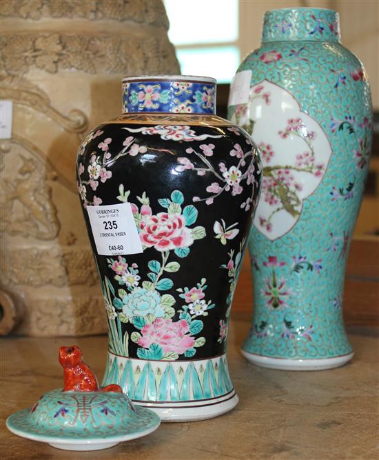 2 Oriental vases